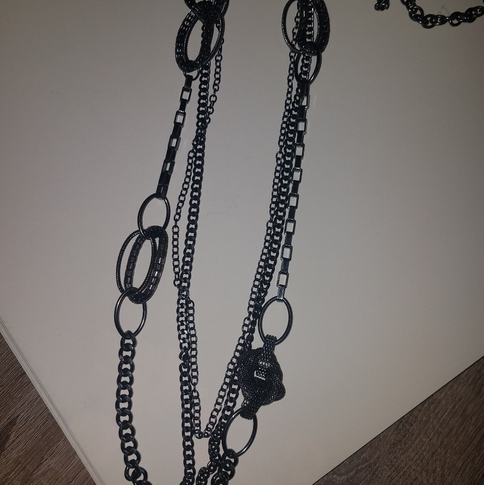 Grayish black chain necklace